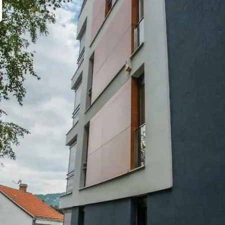 Apartment Luxury And Designed Bricks 1 With Garden